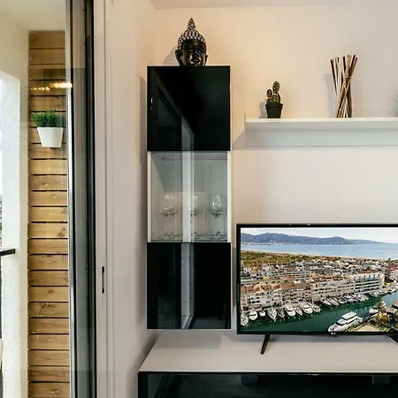 Empuria D-luxe Apartment